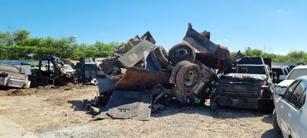 Destruyen 50 vehículos "monstruos" en Tamaulipas