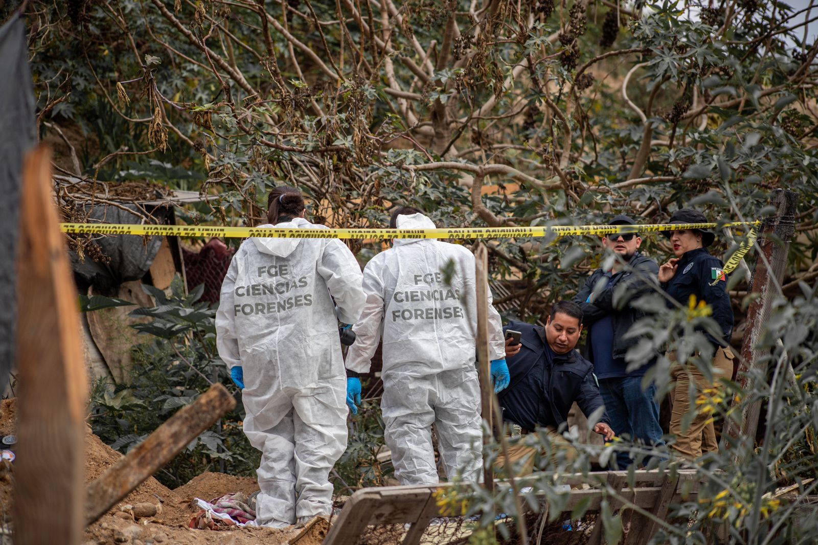 Encuentran fosa clandestina con 5 cuerpos  : Tijuana