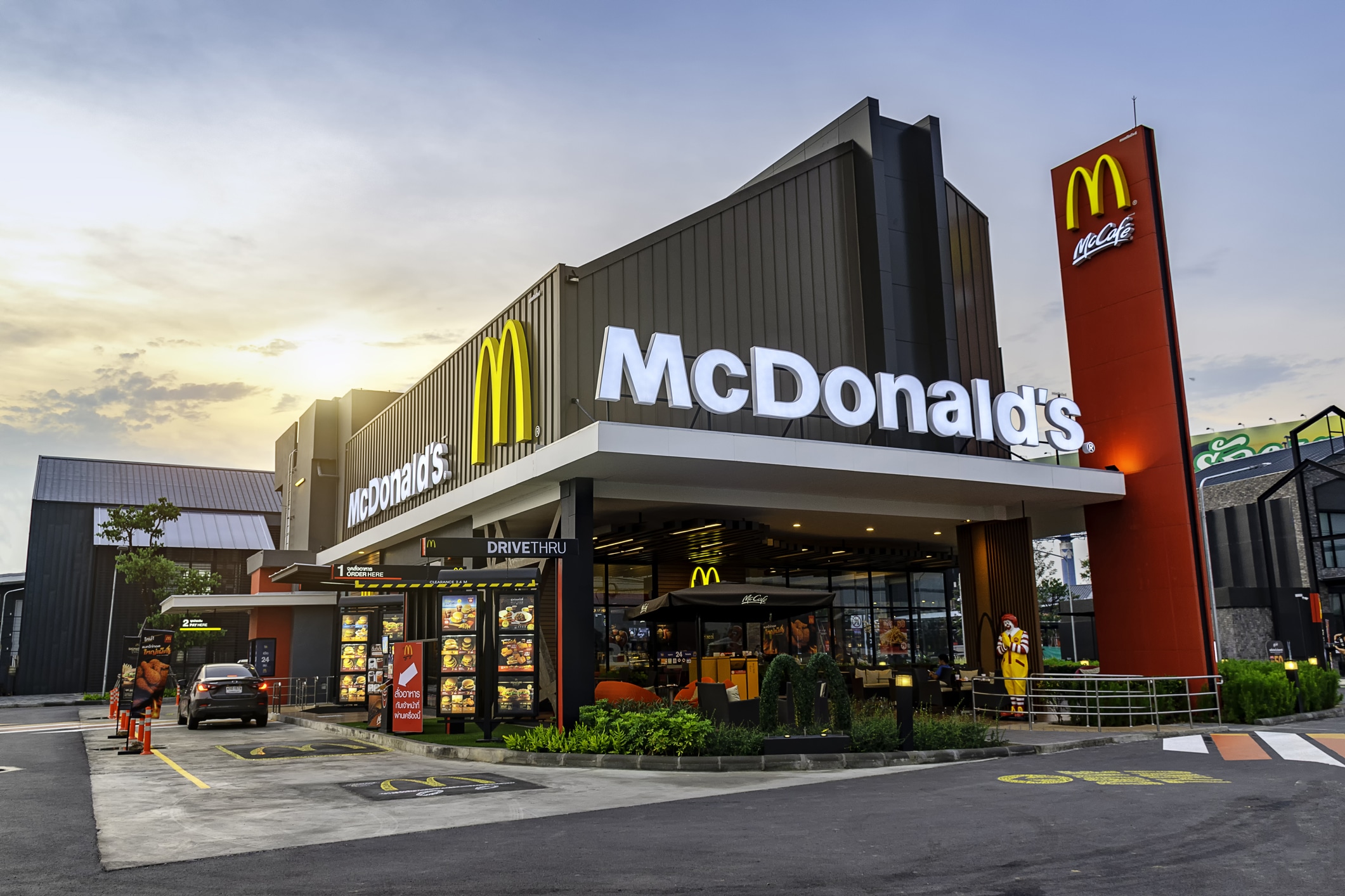 Encuentran a más de 305 niños trabajando en McDonald’s