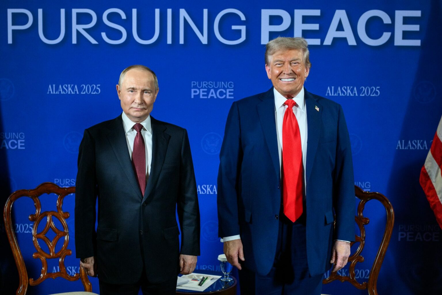 Trump levanta restricciones al combustible ruso y desata críticas de Zelenski