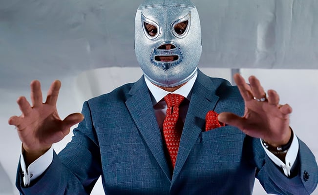 Hijo del Santo anuncia emotiva gira de despedida de la Lucha Libre