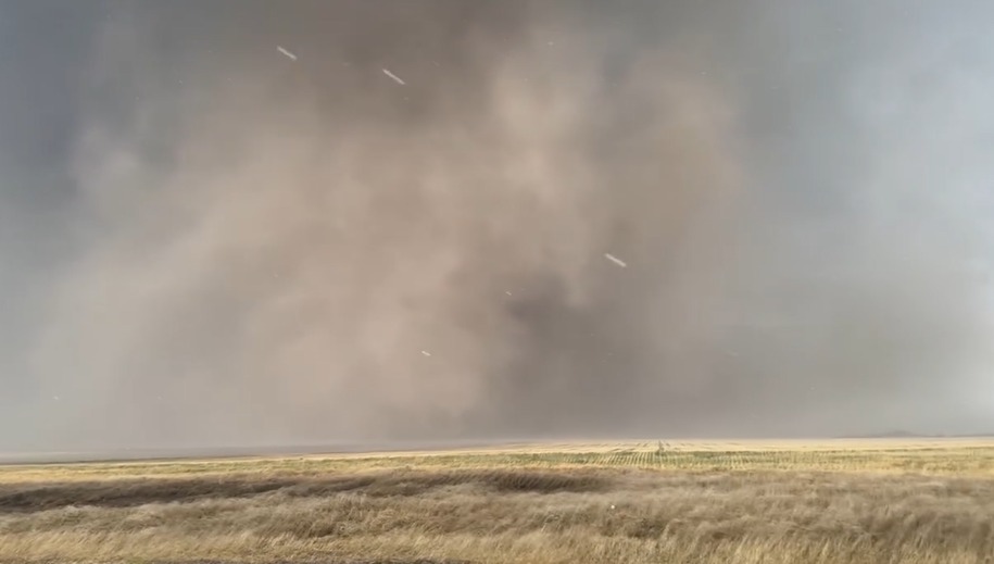 Se desatan peligrosos tornados en Yuma, Colorado