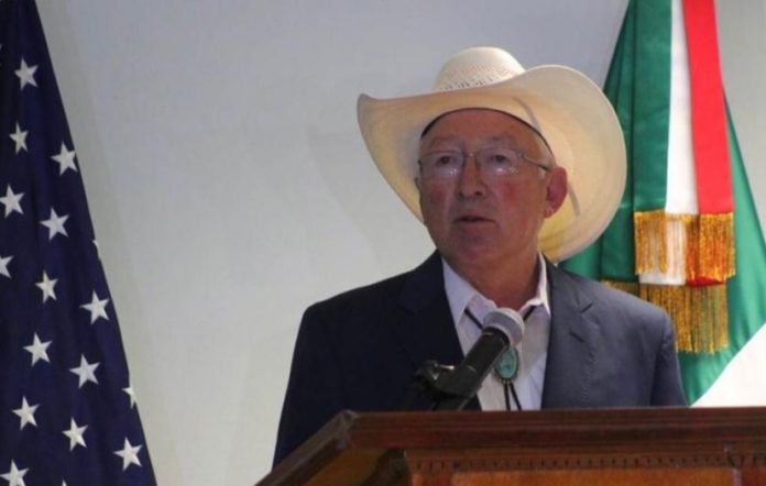 Ken Salazar, embajador de EU aseguró que la oficina servirá para fortalecer la cooperación con autoridades y el sector privado de la industria de la aviación.