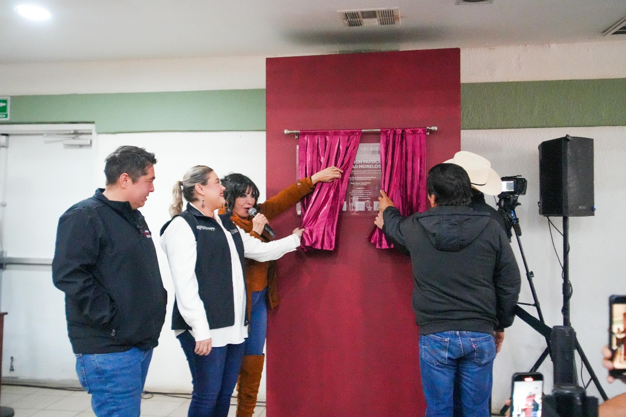 Devela placa alcaldesa Norma Bustamante que oficializa el nombramiento de la Delegación Municipal Ciudad Morelos