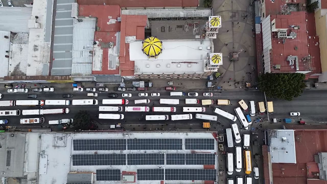 (GALERIA Y VIDEO) Transportistas Abarrotan Zona Norte