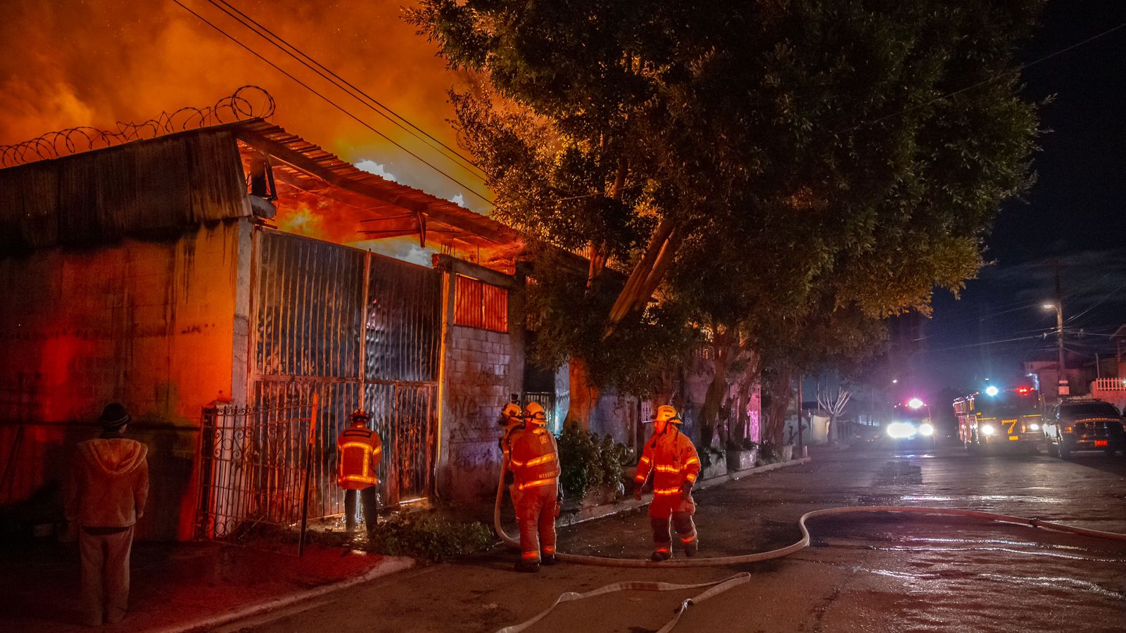 [VIDEO] Se incendia casa abandonada en la colonia Hidalgo