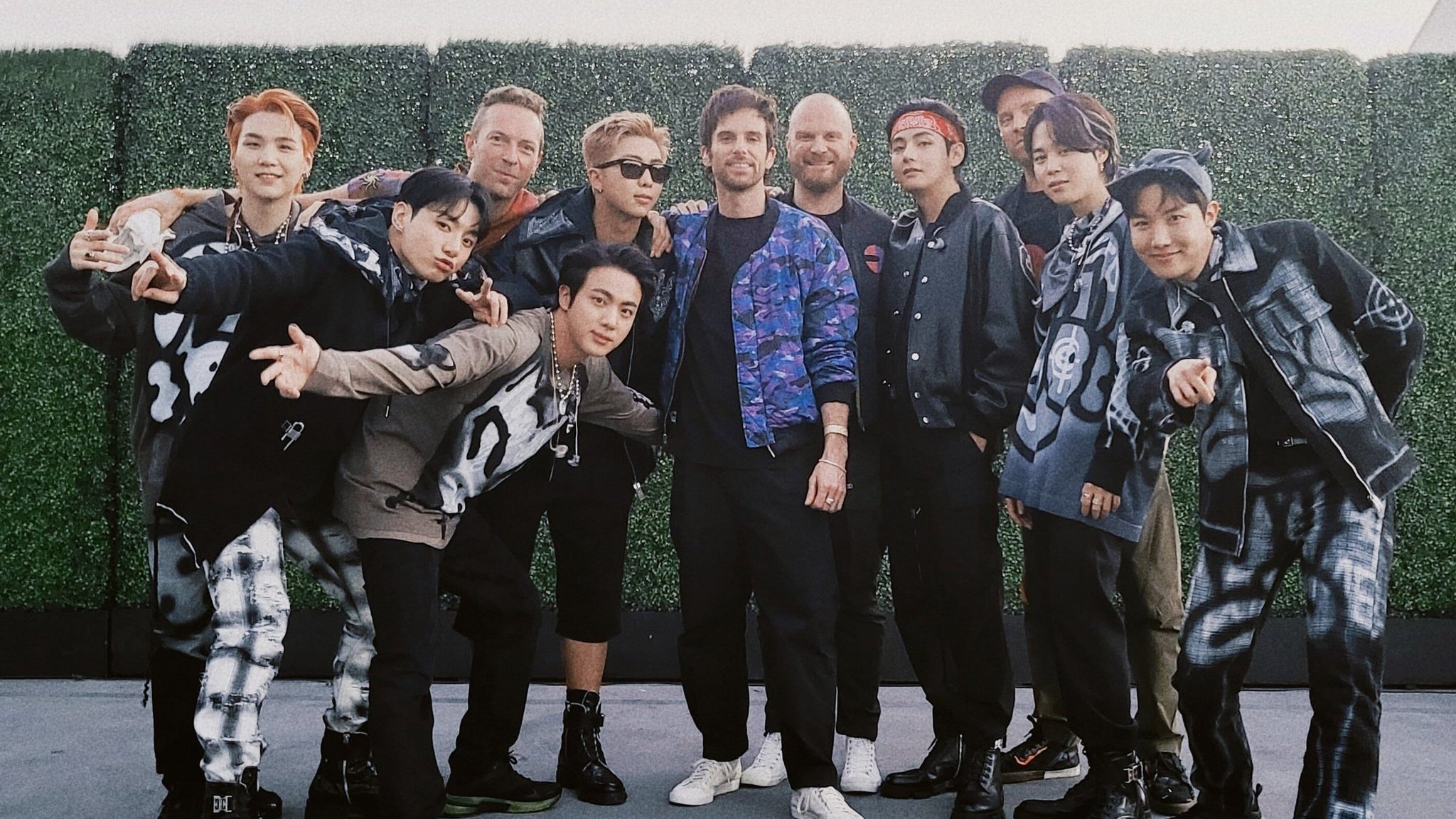 Se cumple un año de la colaboración de Coldplay con BTS