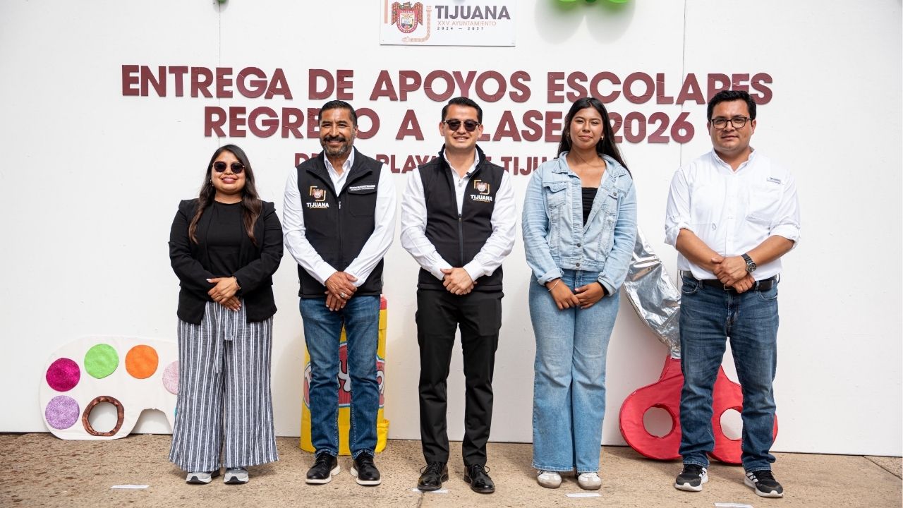 Entregan 520 paquetes de útiles escolares en Tijuana