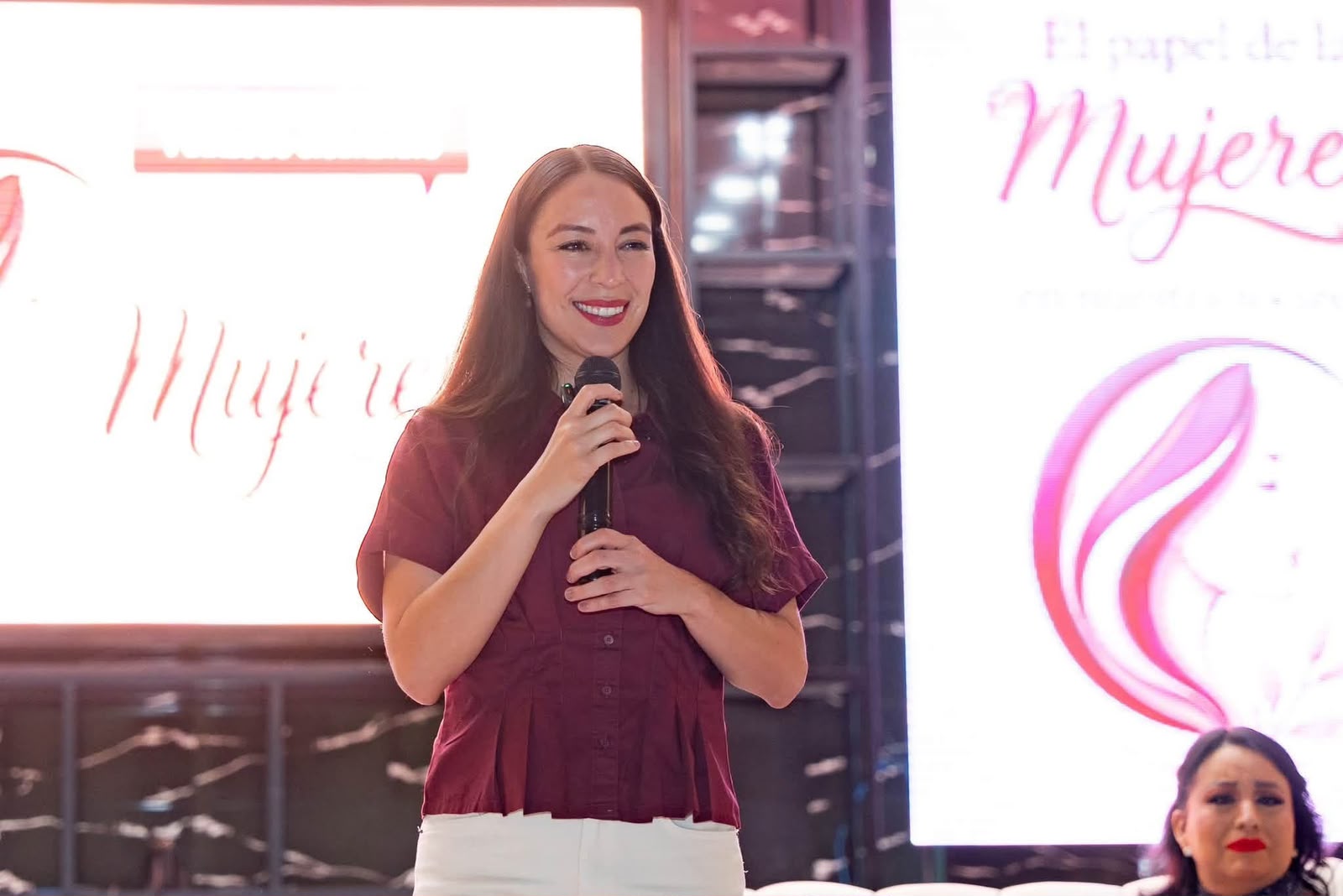 Julieta Ramírez reúne a más de mil mujeres y destaca su papel en la transformación