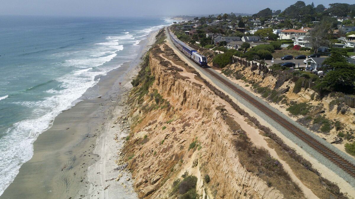California: Residentes de playas ‘Del Mar’ se preparan para la tormenta