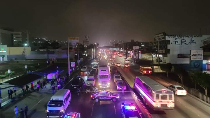 Chofer de taxi público muere en choque