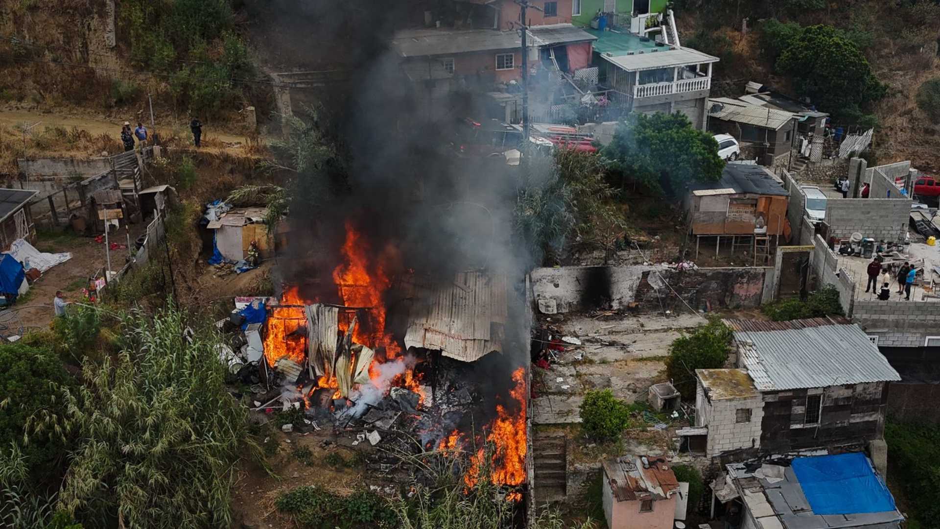 Incendio deja pérdida total en vivienda de Tijuana