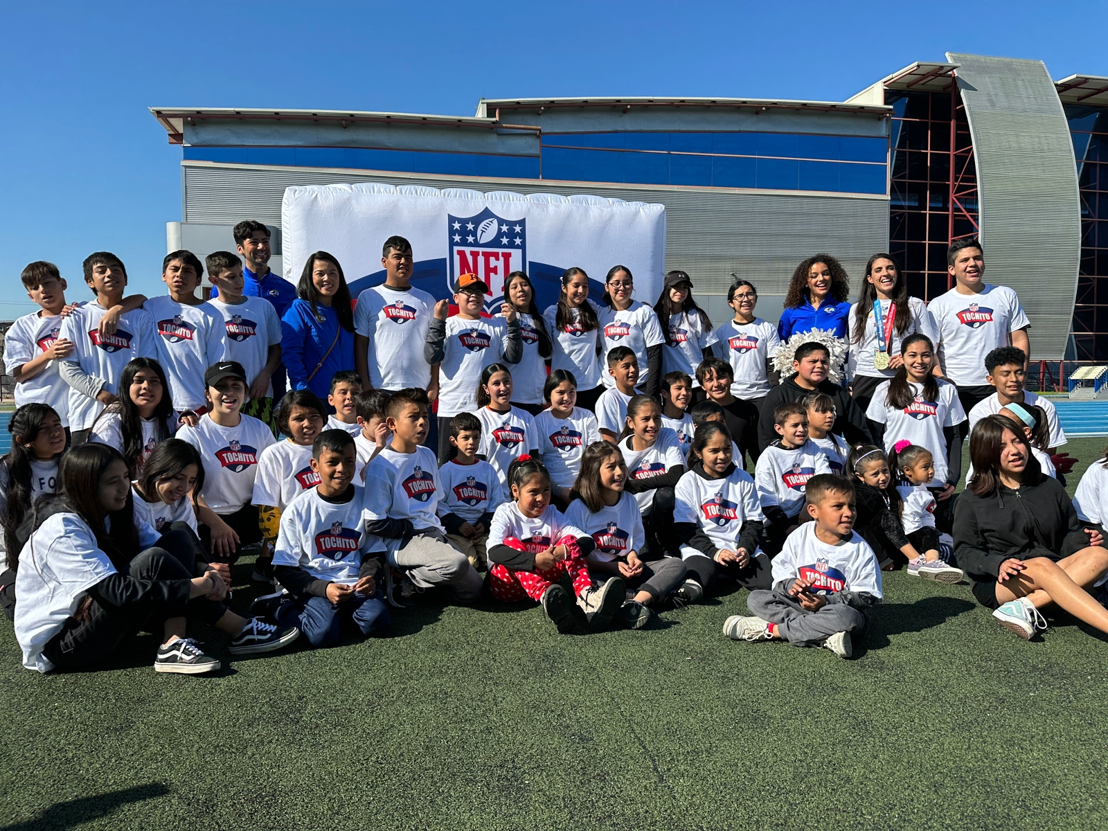 NFL y los Rams de Los Ángeles efectúan clínica en Tijuana