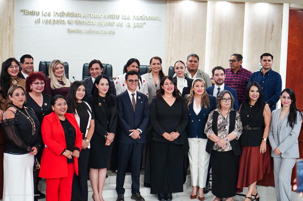 Eligio Valencia toma la presidencia del Congreso de Baja California