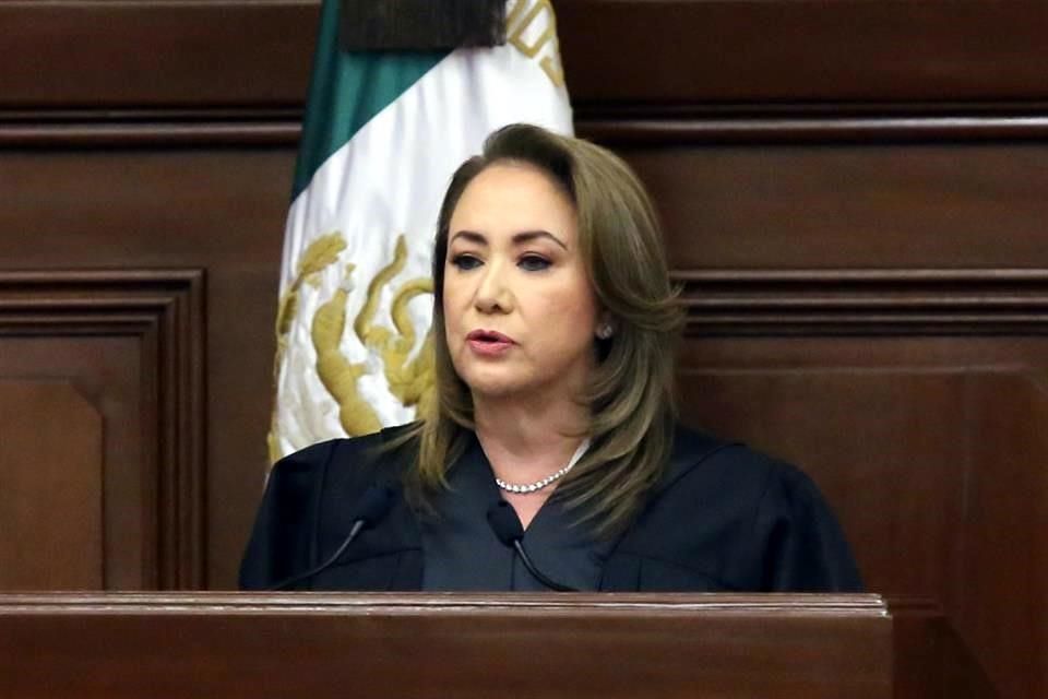 Señalan a la ministra Yasmín Esquivel por plagio de tesis