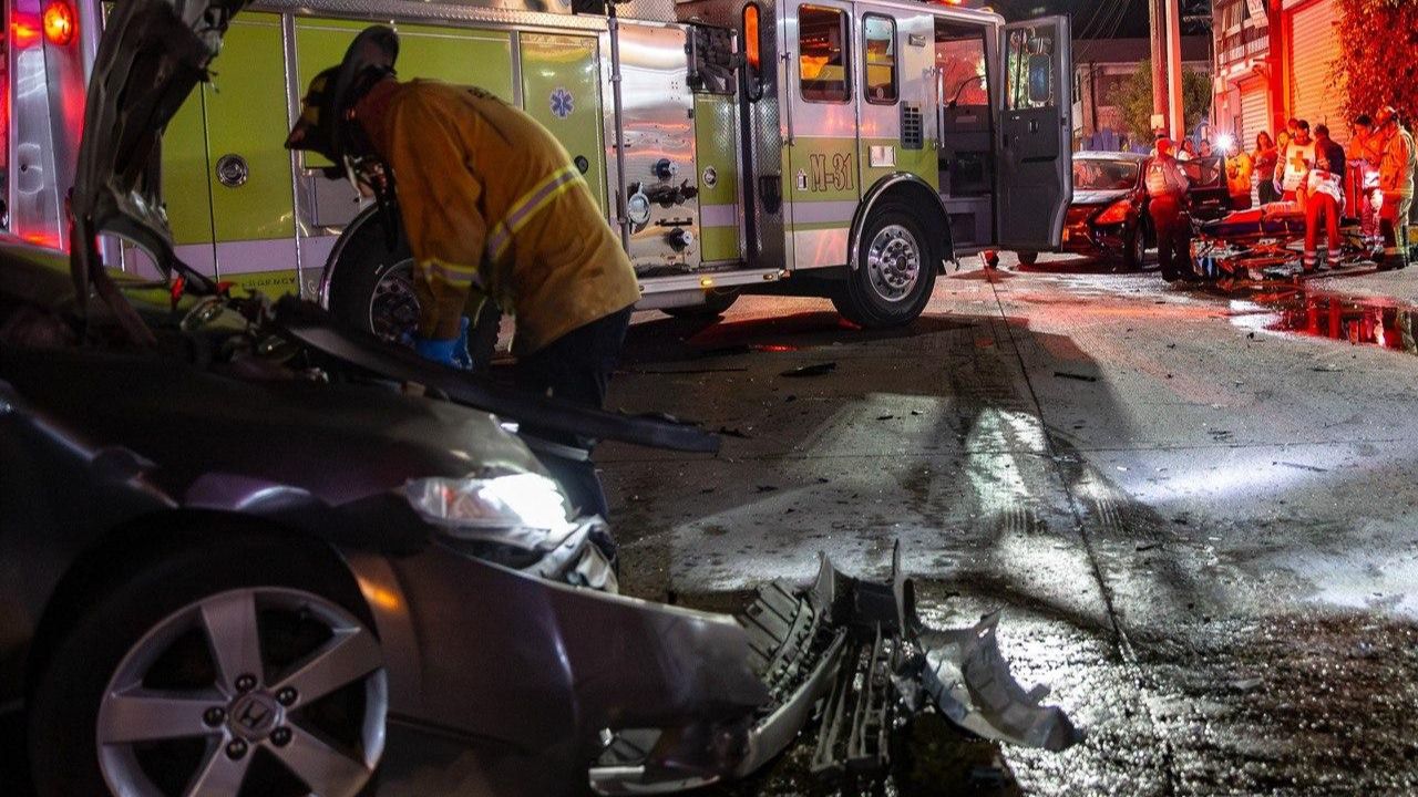 TIJUANA: Mujer resulta con múltiples fracturas tras aparatoso choque en Gato Bronco