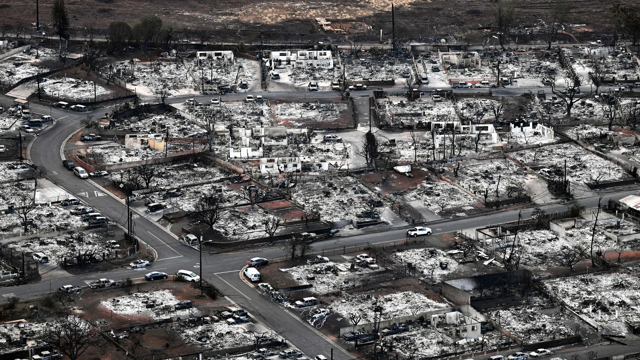 Hay 850 personas desaparecidas tras incendios: Maui