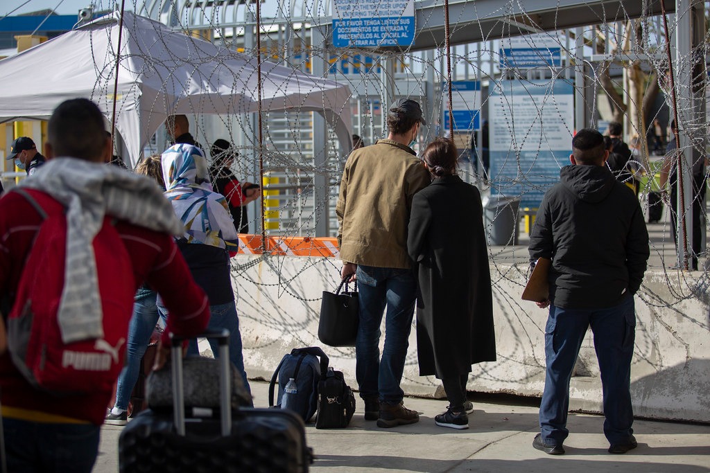 No cerrarán garitas ante llegada de migrantes: Gobernadora
