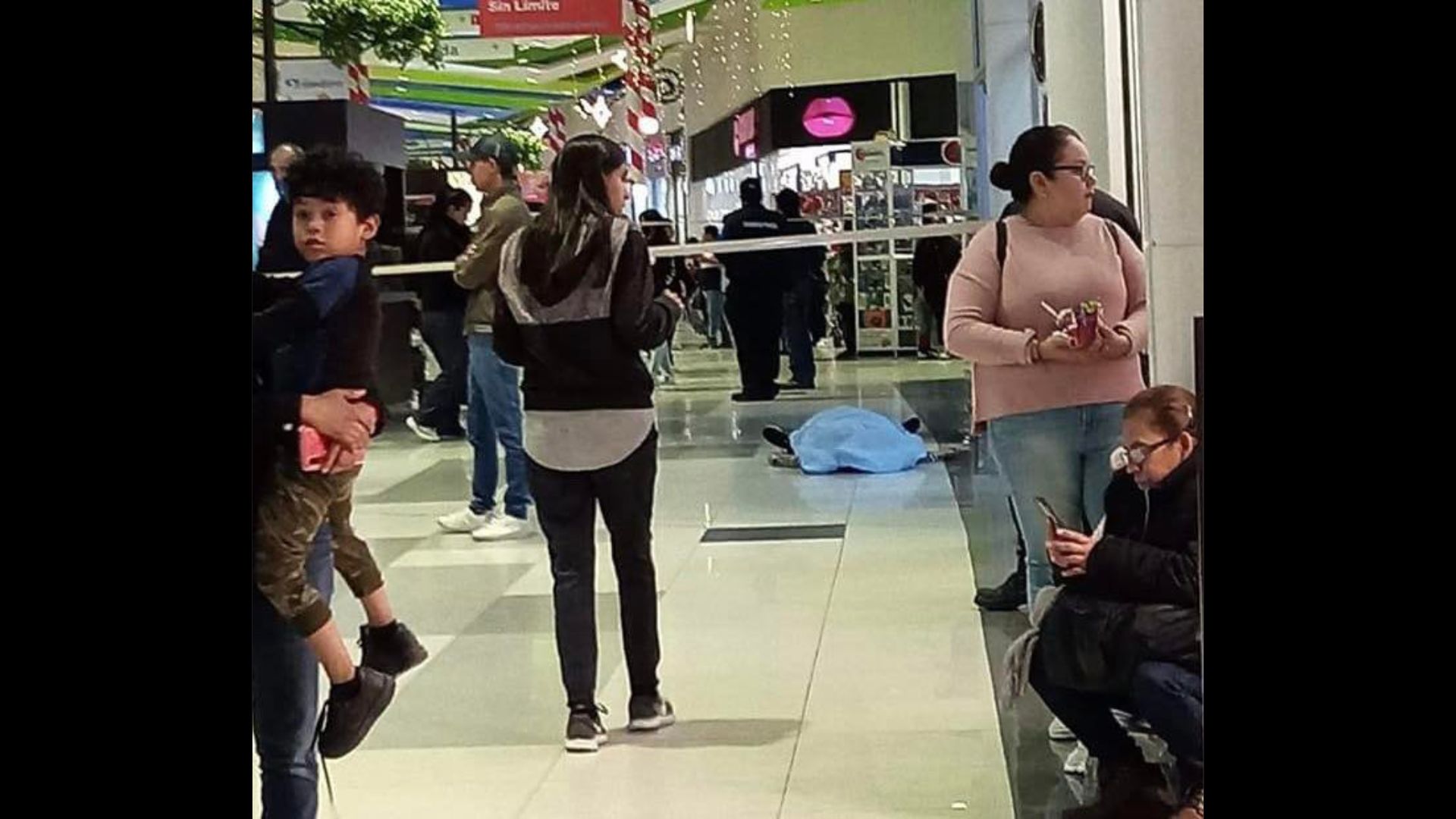 Fallece mujer en Plaza Sendero Tijuana