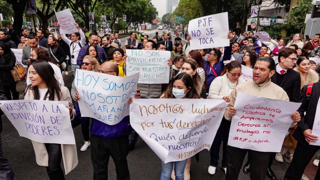 Protestan por segundo día consecutivo trabajadores del Poder Judicial