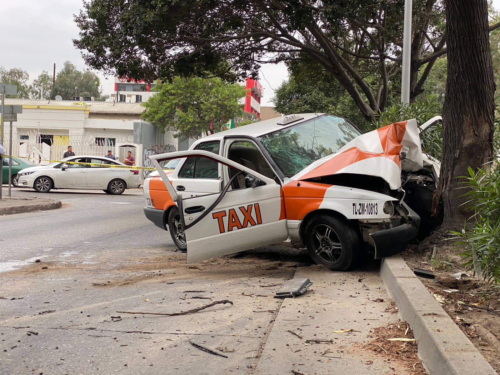 [GALERÍA] Choca taxi libre en la Vía Rápida