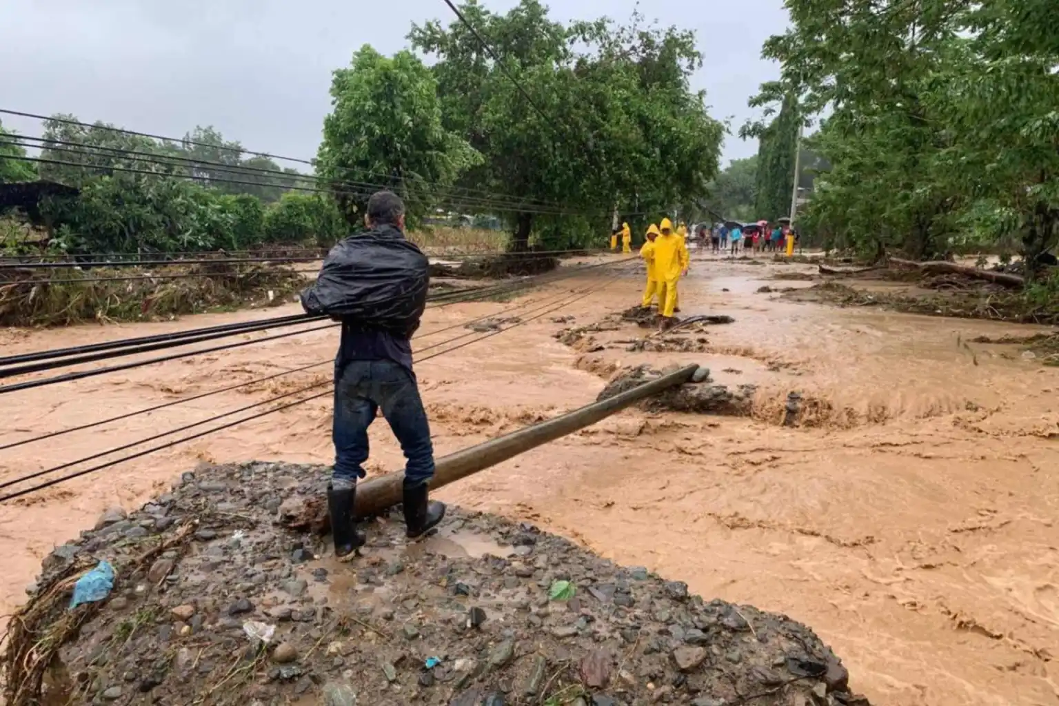 Tormenta tropical “Sara” causa estragos en Honduras