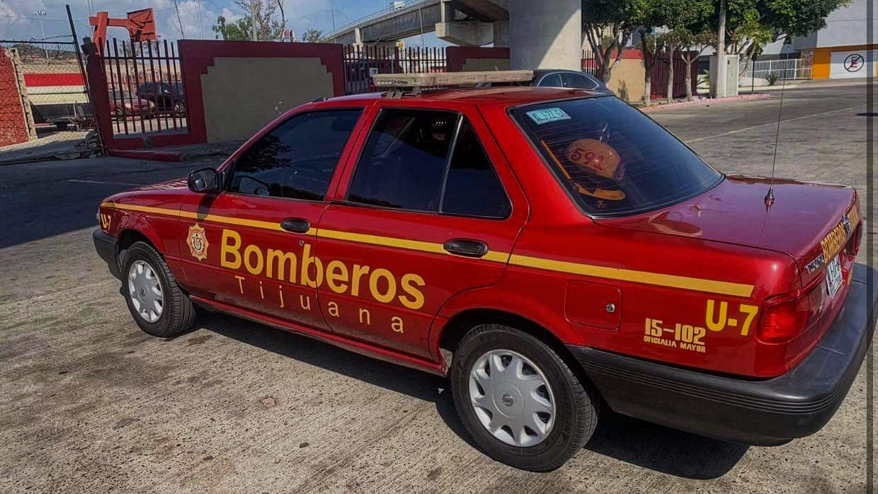 Roban carro de bomberos con equipo táctico, piden ayuda para recuperarlo