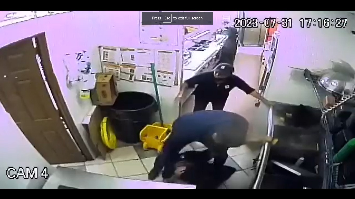 [SENSITIVE VIDEO] Customer brutally beats underage Subway employee