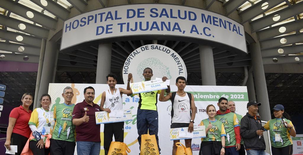 Participan más de 600 corredores en la carrera atlética “Di sí a la vida” organizada por el hospital de salud menta