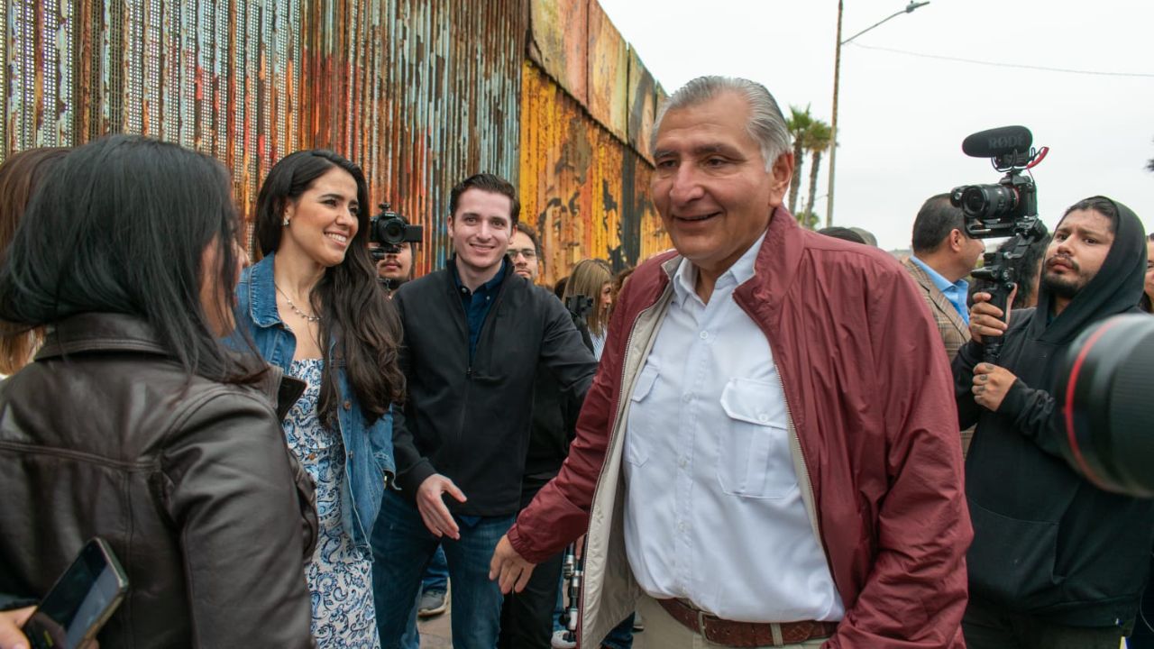 Adán Augusto visita muro fronterizo: Tijuana