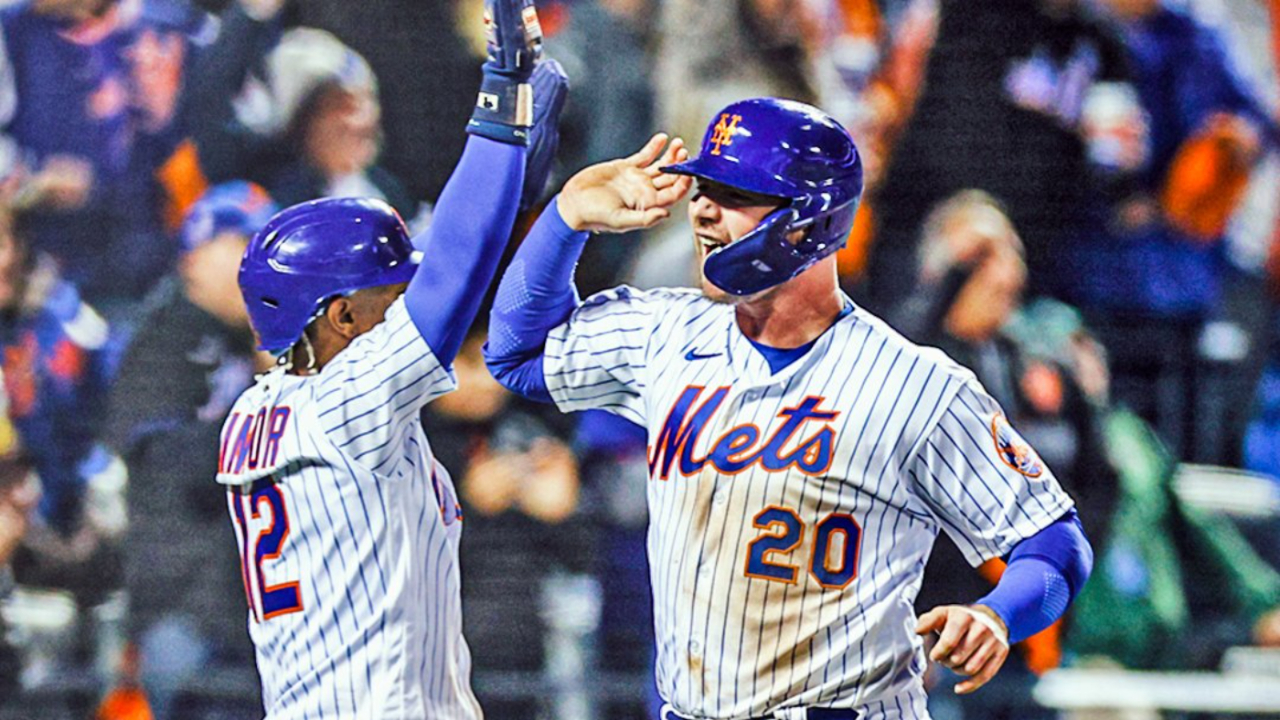 Pete Alonso celebra el tablazo ante los Padres. (Foto: Twitter @MLB)