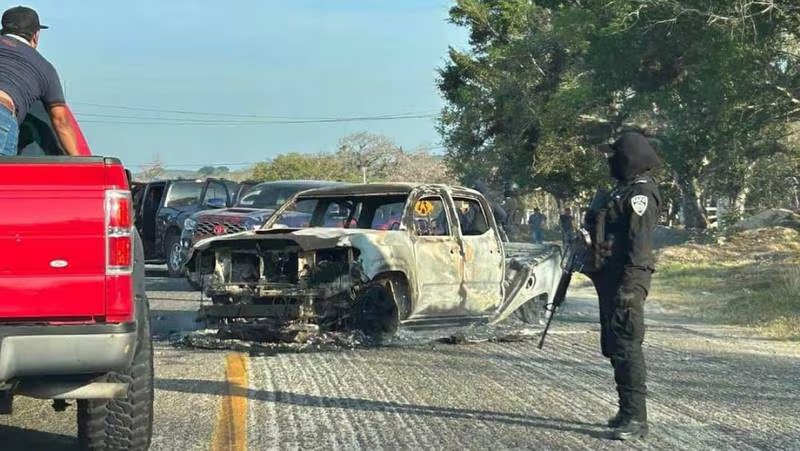 [VIDEO] Violento enfrentamiento armado en carretera de Chiapas
