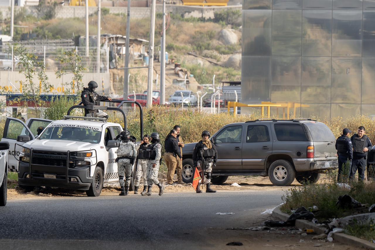 Encuentran cuerpo de una mujer dentro de camioneta en el 2000