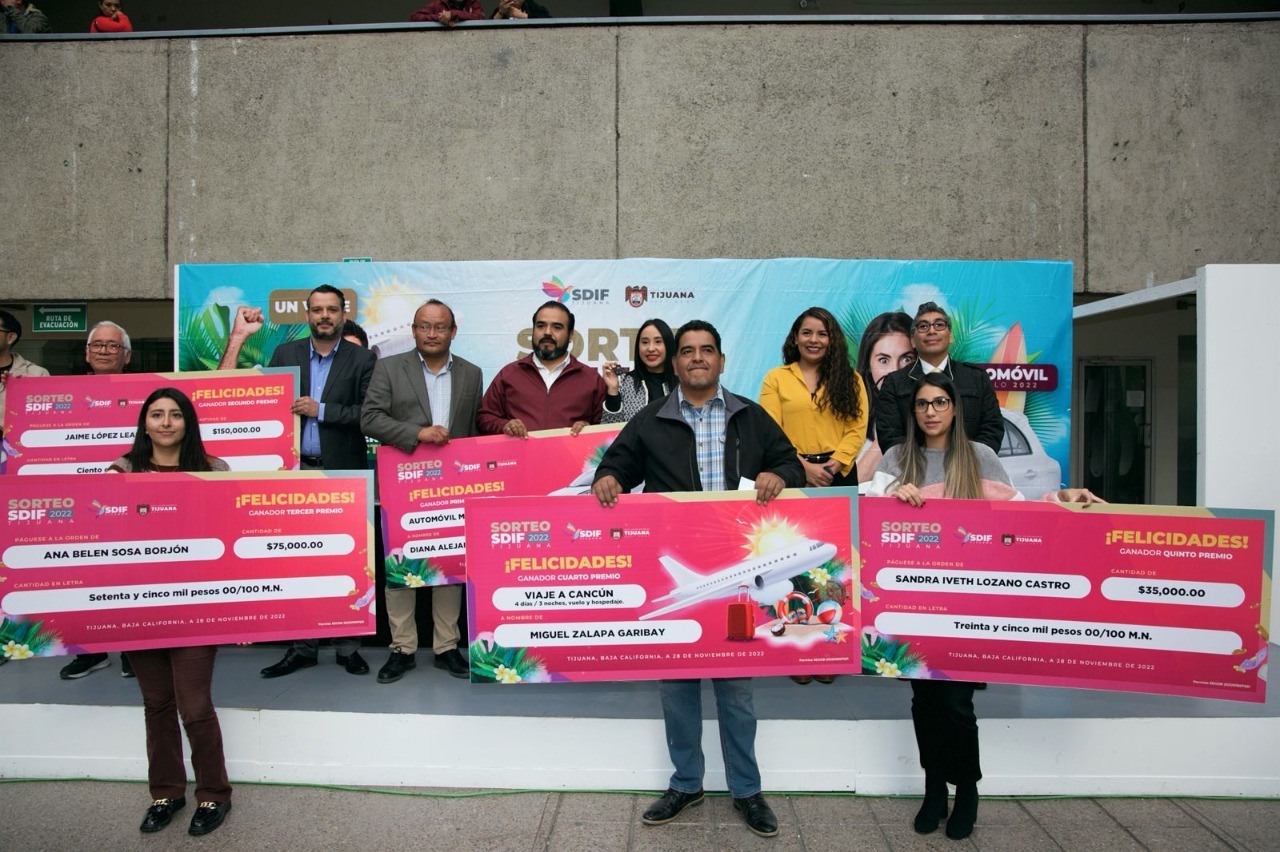 Entregan premios a ganadores de sorteo de SDIF