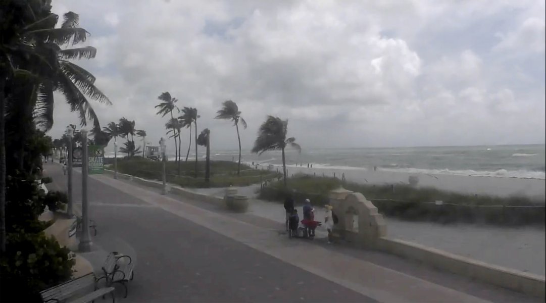 Azota tormenta tropical Debby la costa sureste de EUA