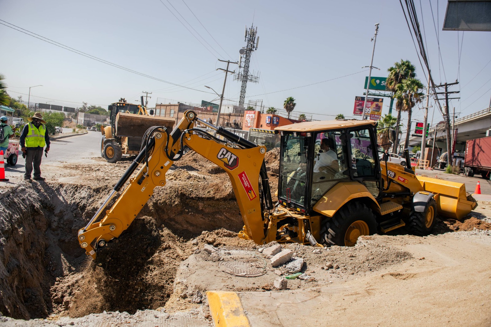 Reparan a siete metros de profundidad tubería sanitaria dañada en Otay