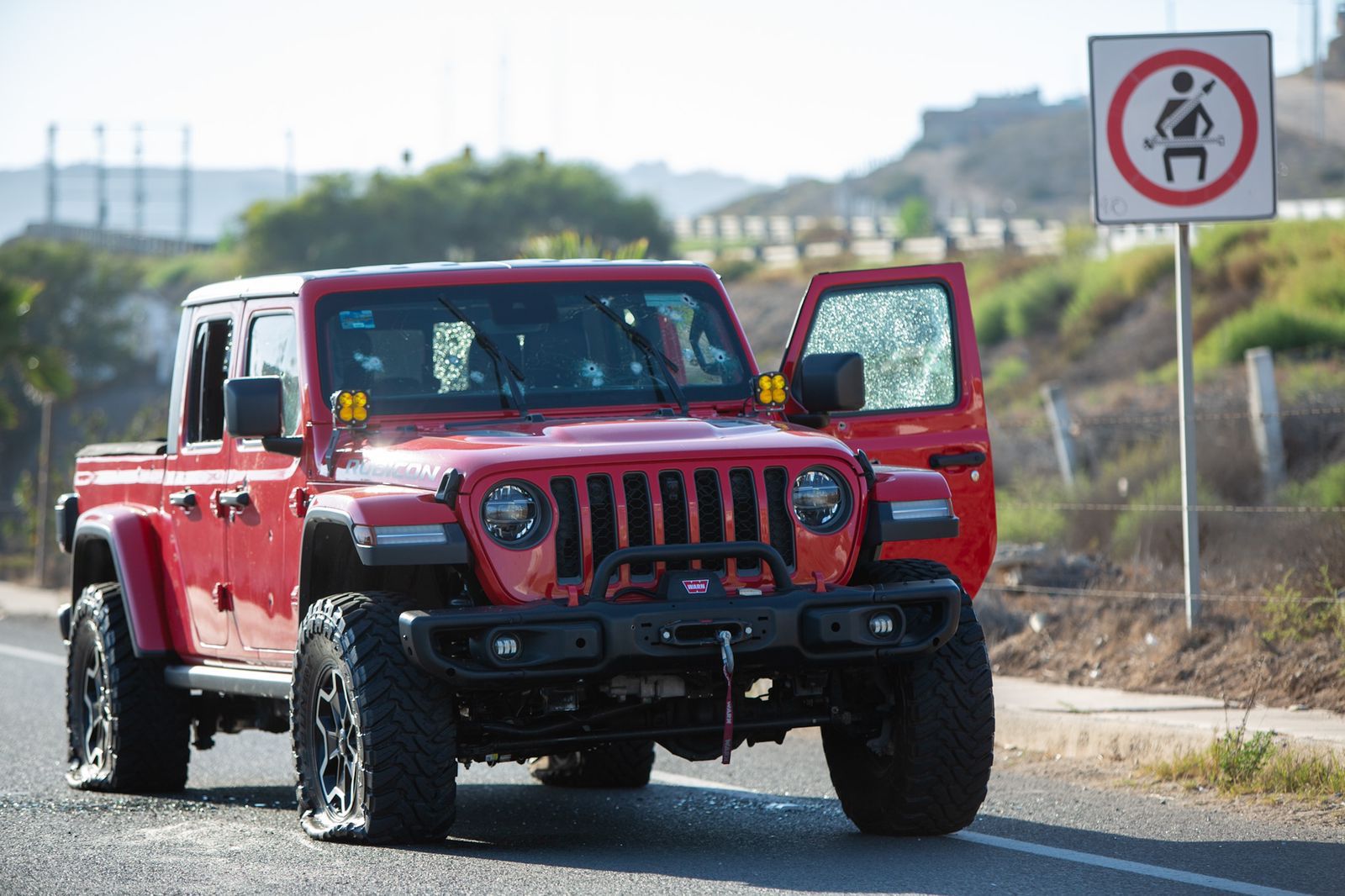 Ataque armado en carretera libre Rosarito-Ensenada, Fotos: Miguel Montalvo Fotografía