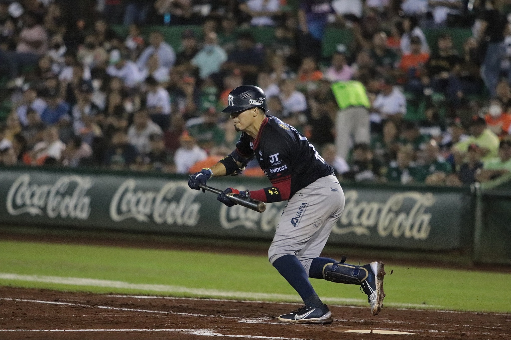 Ramiro Peña y los Sultanes regresarán con ventaja de 3-2 a Monterrey. (Foto: Twitter @SultanesOficial)