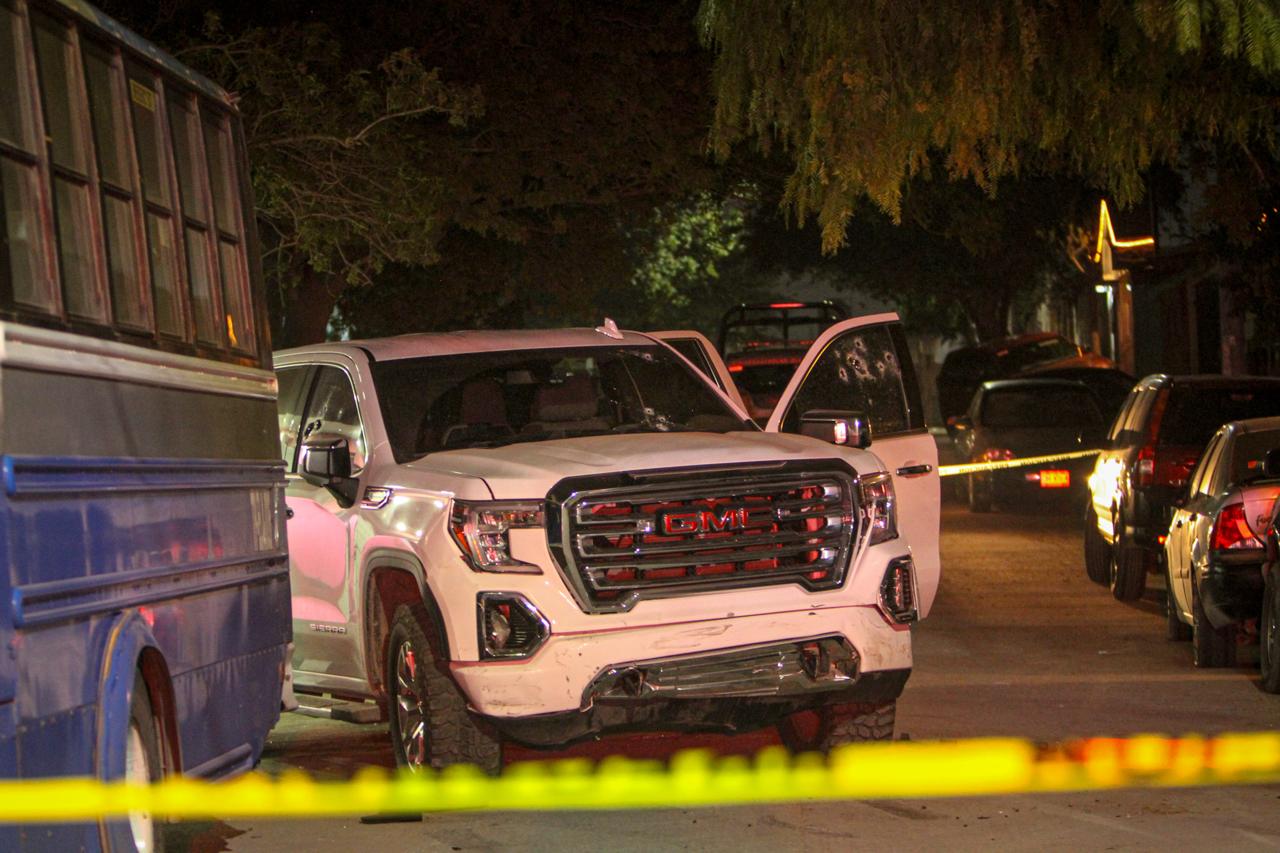 [VIDEO] Atacan a dos hombres a bordo de su vehículo: Tijuana