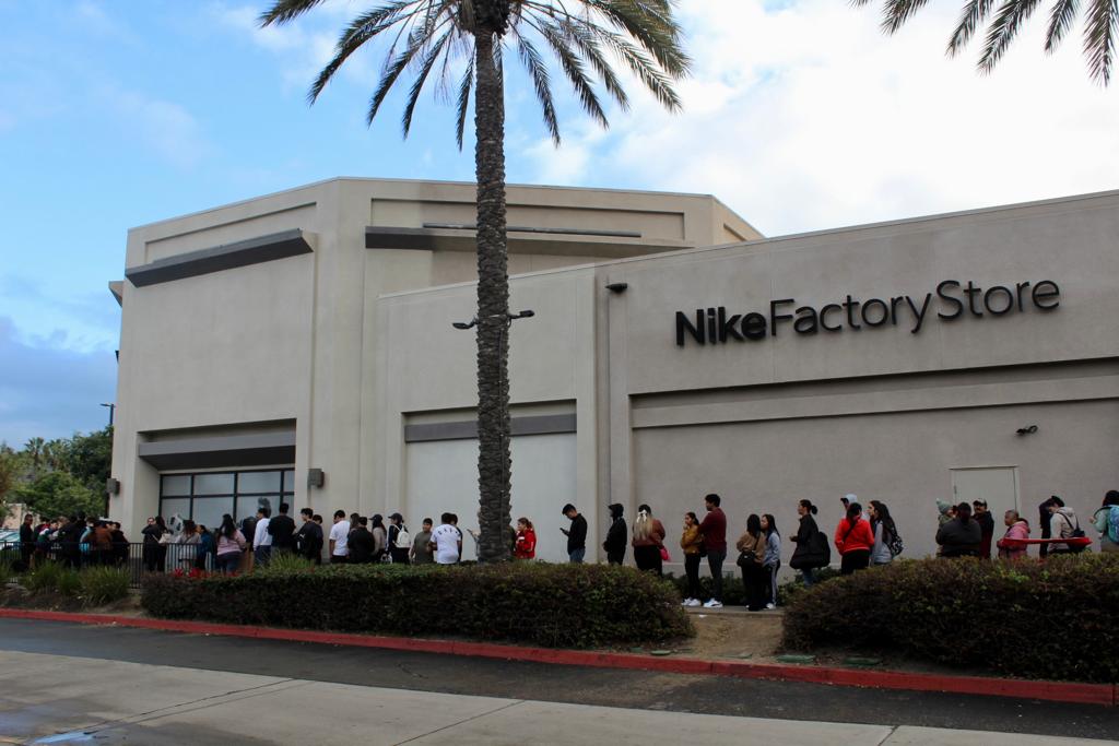 Se registraron largas filas  en tiendas de San Diego por Black Friday