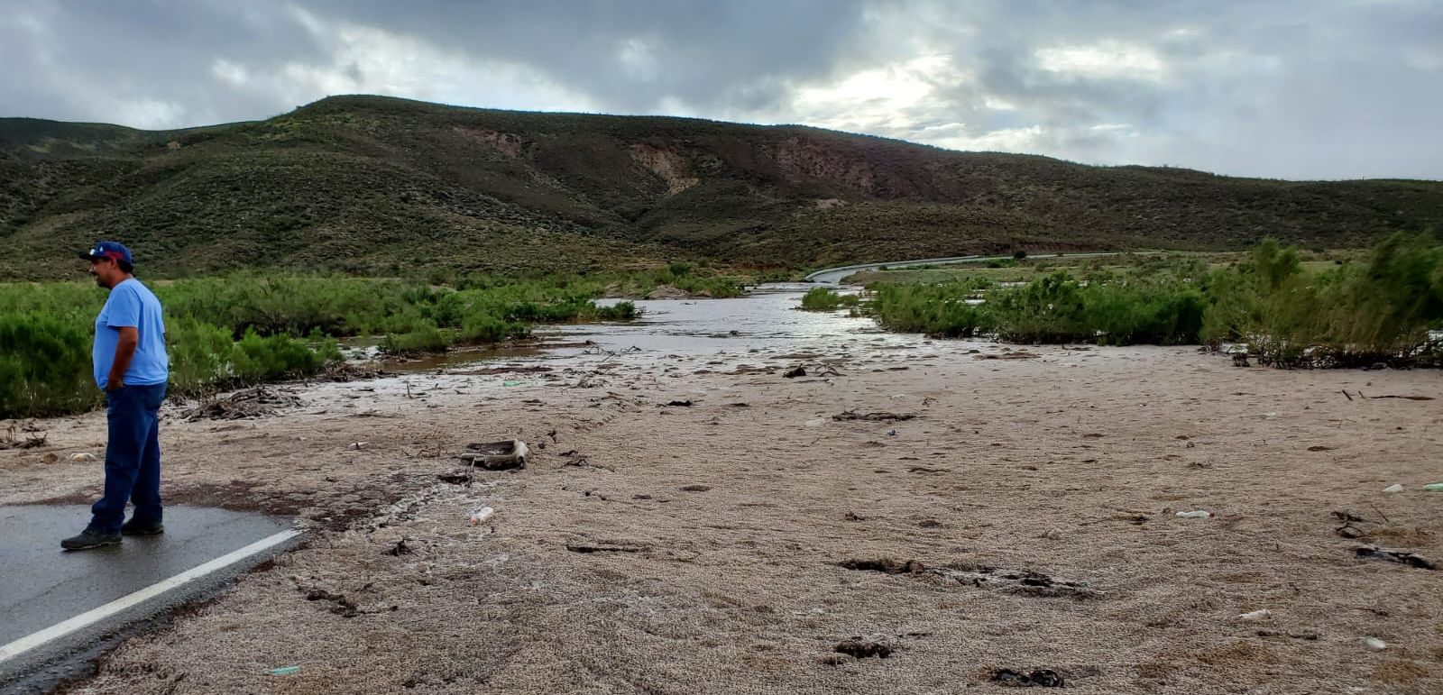 Lluvias colapsan carreteras a San Felipe