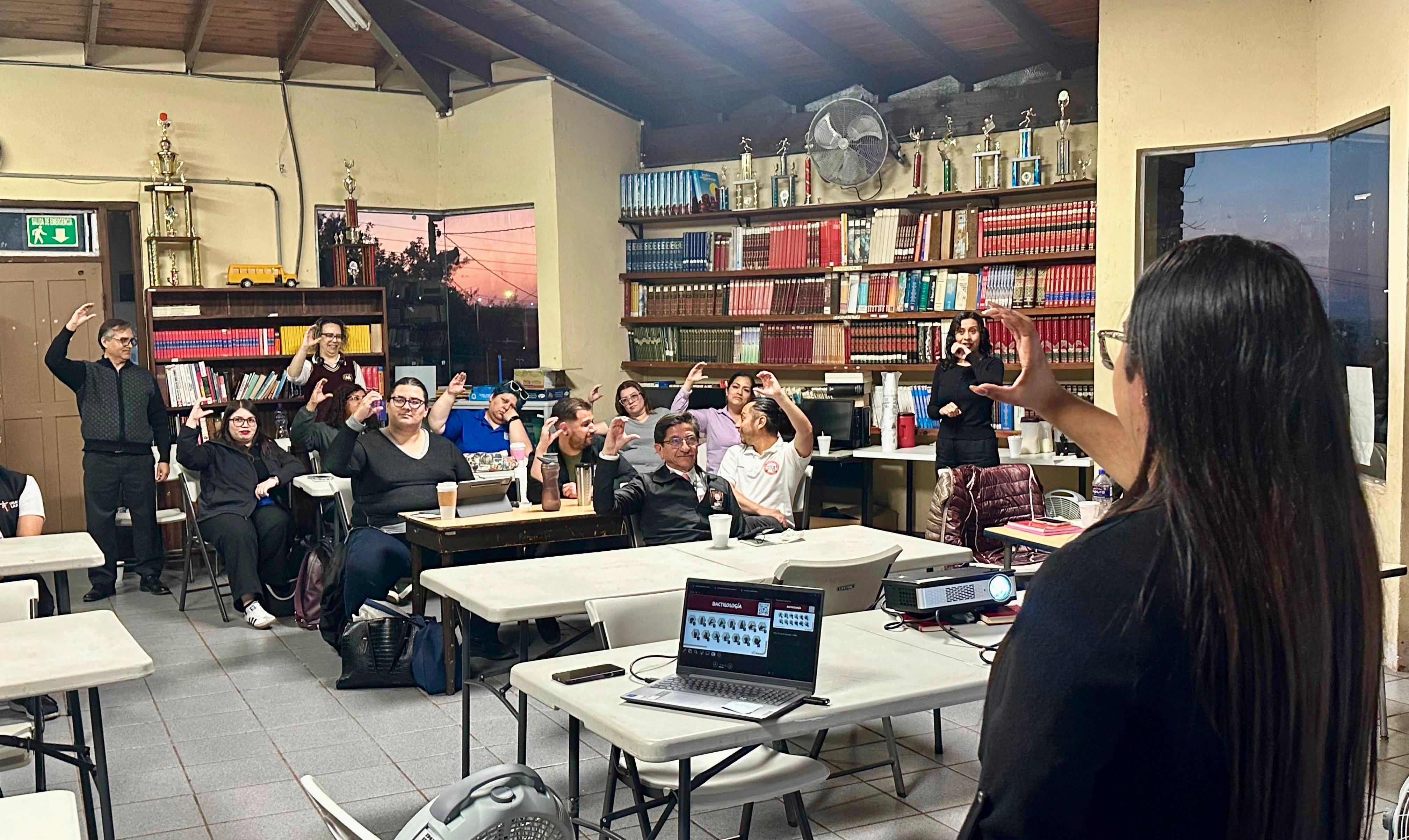 Mejoran conectividad e inclusión en escuelas municipales de Tijuana