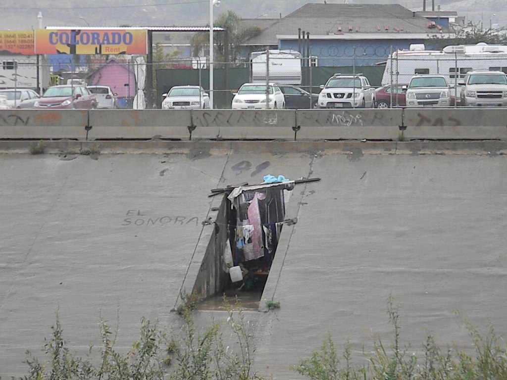 Buscan reducir población en Canalización Río Tijuana