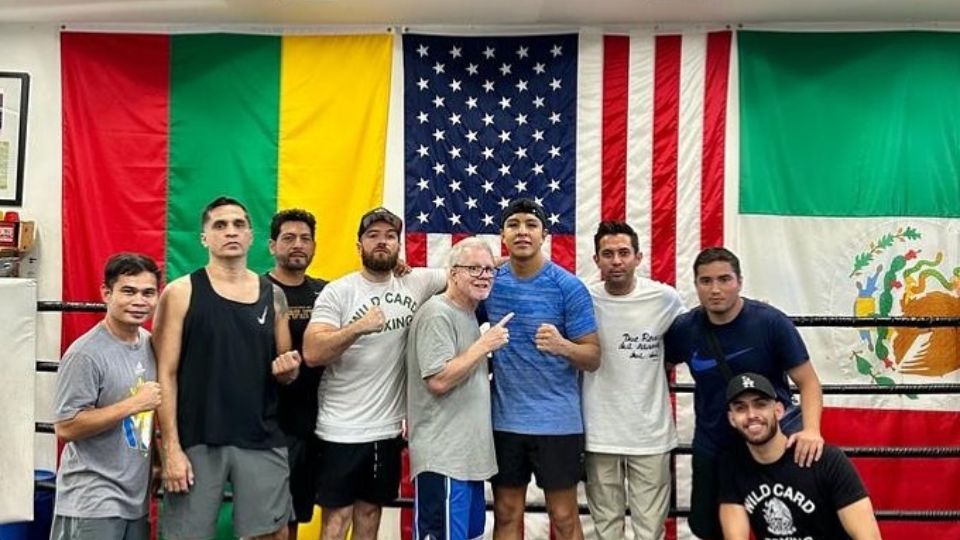 Munguía deja a Erik Morales y ahora entrena con Freddie Roach