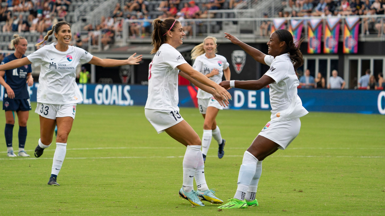 Alex Morgan cabeceó de espaldas para marcar el 3-3 en el juego vs Washington. (Foto: Tomada de Internet)