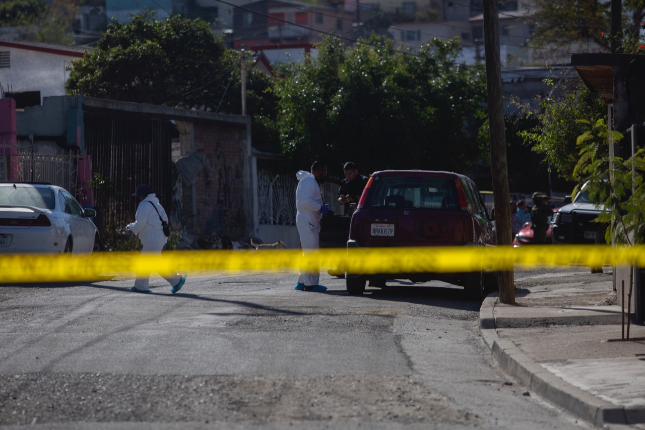 [VÍDEO] Encuentran cuerpo en carro abandonado en la Sánchez: Tijuana