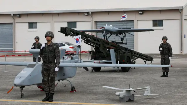 Refuerza Corea del Norte fuerzas militares con drones explosivos