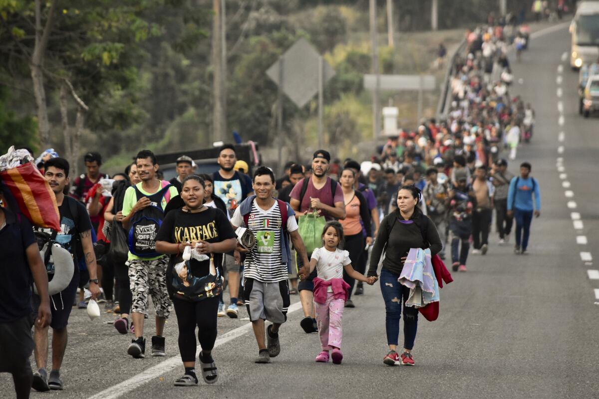 Las personas extranjeras que pretendan realizar tránsito por aeropuertos internacionales mexicanos, deberán contar con visa de visitante sin permiso para realizar actividades remuneradas