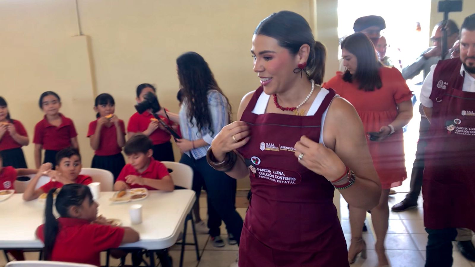 Entregan apoyos escolares y programas alimentarios en primaria: Mexicali