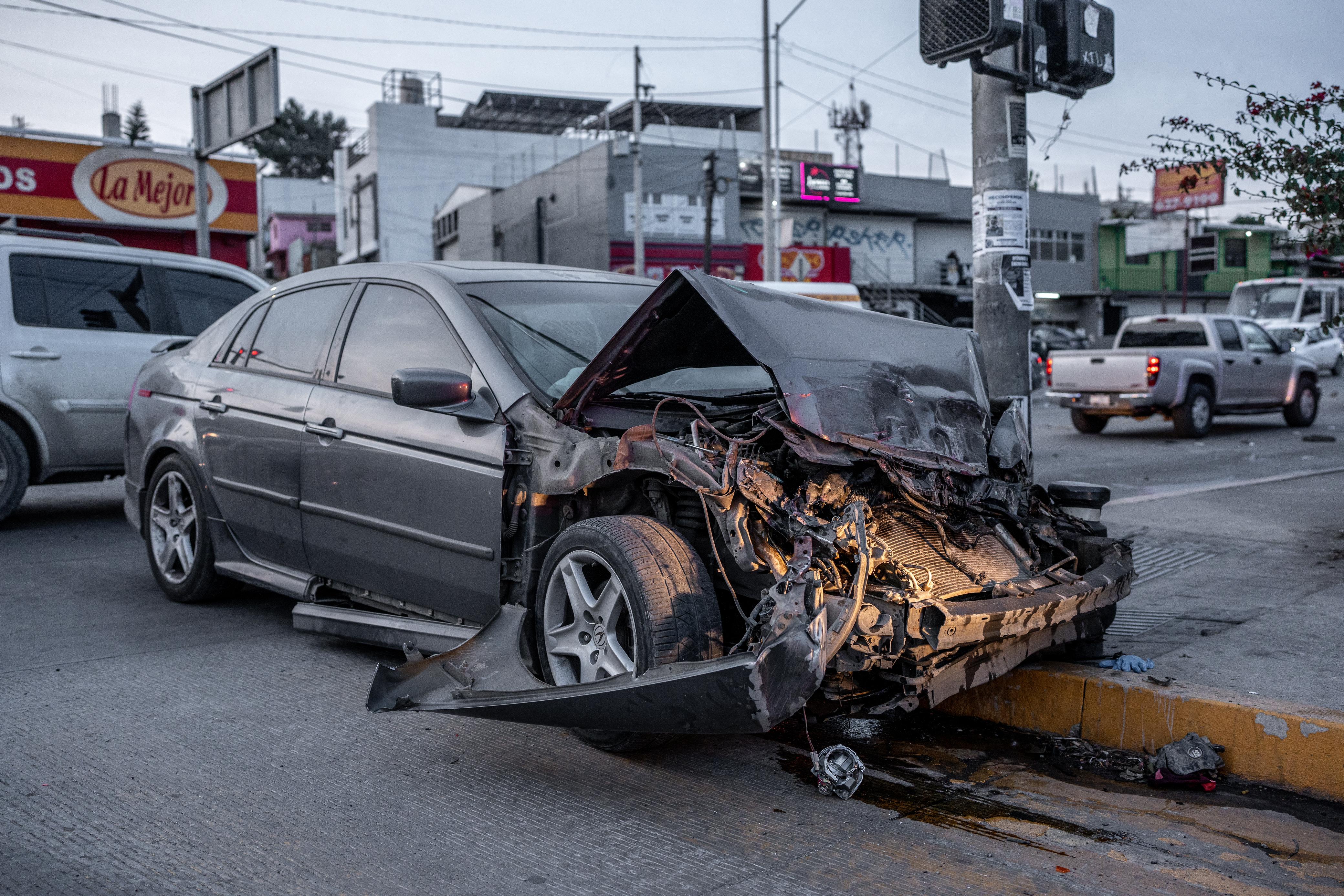 Choca una calafia y dos automóviles; varios lesionados: Tijuana